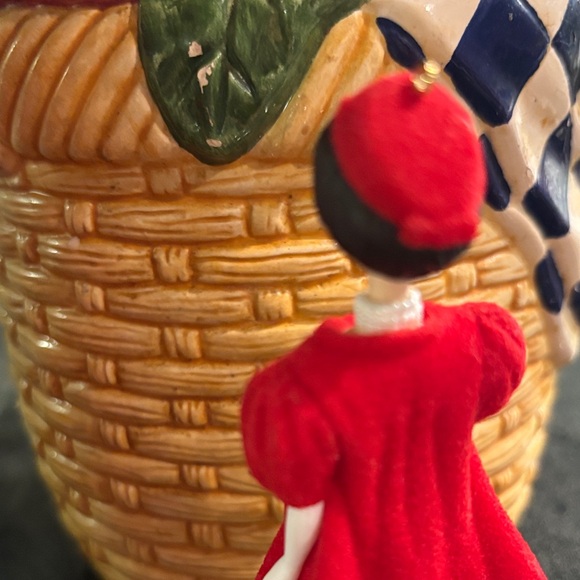 Hallmark Keepsake Ornament - Red and White Barbie - Picture 5 of 6